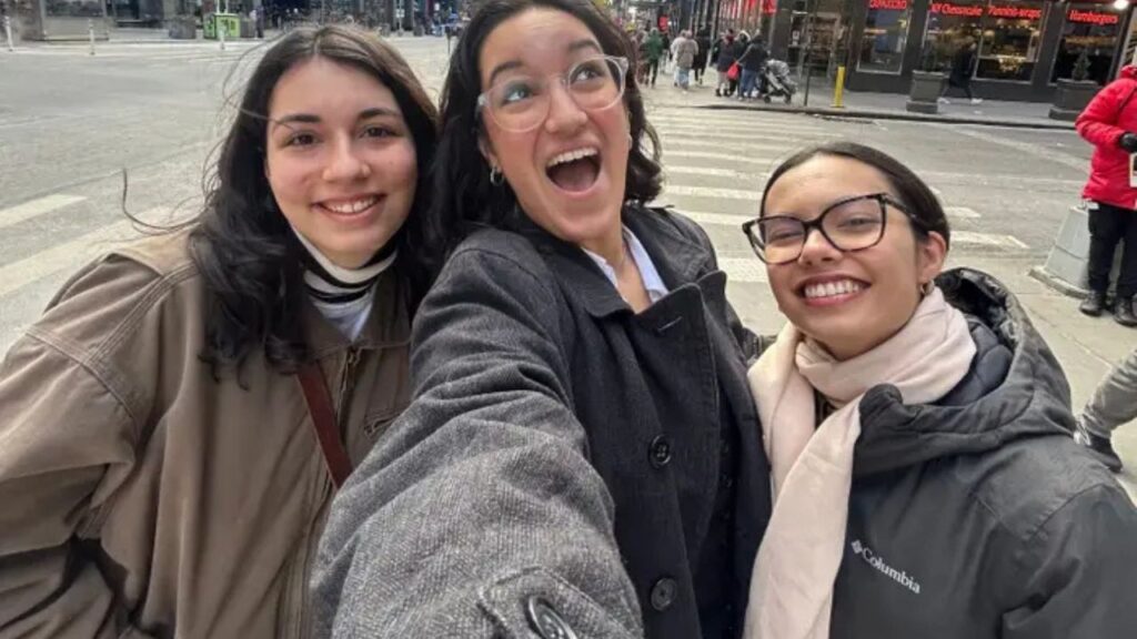 Voltei para casa depois de me formar na faculdade, não sabia que seria tão difícil ter vida social de novo 