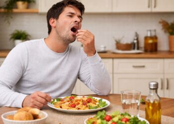 Arrotar após comer é normal? Veja quantas vezes é aceitável ou se indica problemas como refluxo ou má digestão dos alimentos