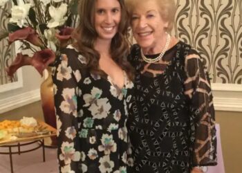 Minha avó de 101 anos sempre foi muito social cheia de amigos. Seus "segredos" para fazer e manter amigos são simples.