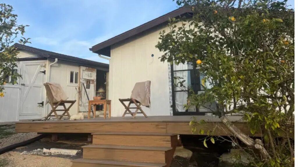 Meus pais construíram uma mini casa para mim na propriedade deles e agora moro sem pagar aluguel.