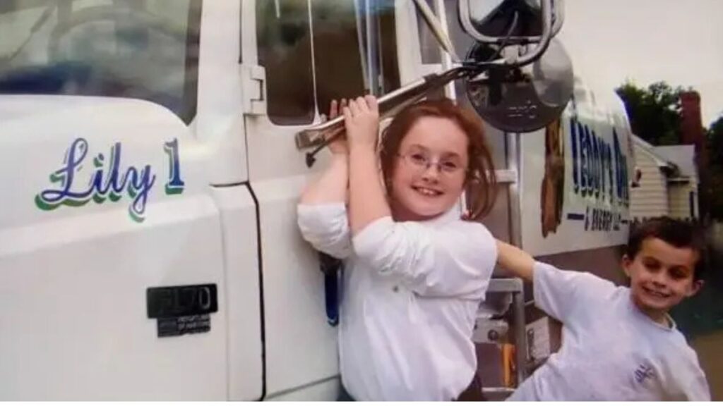 Trabalho na empresa da minha mãe ao lado da minha irmã. Trabalhar na com a família nem sempre é fácil, mas adoro a segurança no emprego.