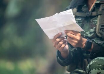 Enviei uma carta a um soldado destacado para lhe agradecer pelo seu serviço. Agora estamos comemorando nosso 29o aniversário de casamento.