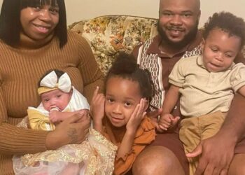 Minha família ficou preocupada quando casei com um homem que conheci online. Quatro anos depois, nosso casamento prova que nem todo mundo é catfish.