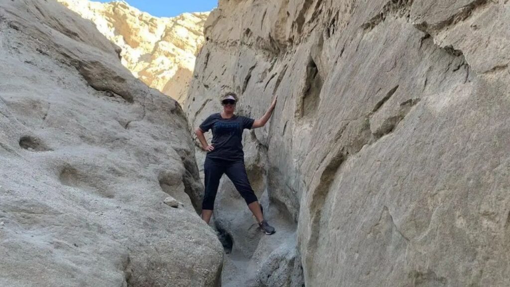 Ela chorava no trabalho todos os dias até receber uma mensagem e perceber o que estava acontecendo