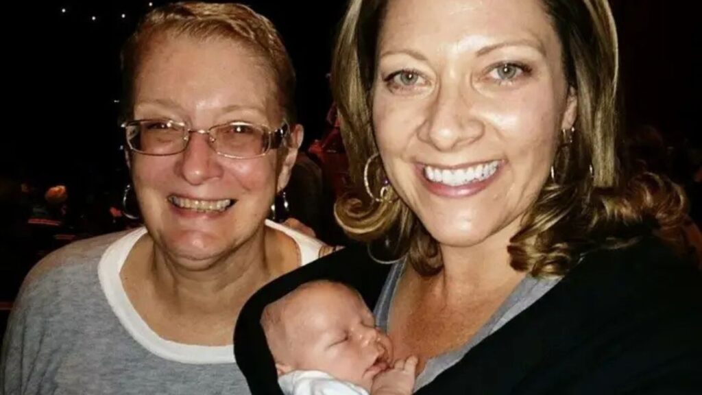 Minha mãe de 81 anos mora comigo e com meu filho pré-adolescente. Isso tornou meu filho mais empático.