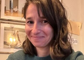 Fiquei em casa enquanto minha família viajou porque precisava de uma pausa. Amei meu tempo sozinha.