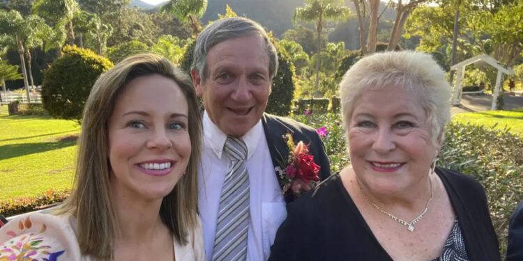 Minha família e eu estamos voltando para minha cidade natal para ficar mais perto dos meus pais. Vamos dar um ano para ver como funciona.