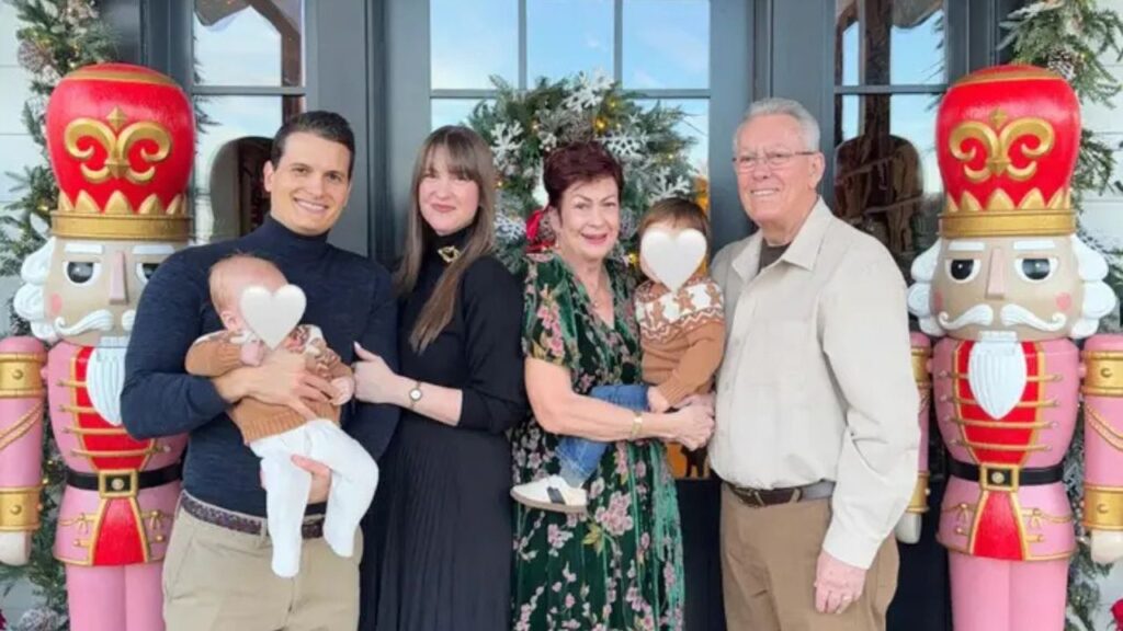 Família constrói casa que parece duas casas conectadas por um corredor: o motivo é genial