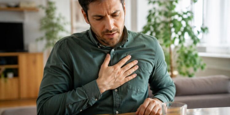 Sentiu o coração disparar depois de comer? Entenda o que seu corpo tenta avisar