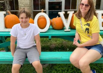 Ela tirou o filho de estudar em casa e colocou na escola pública: o que mudou no desempenho dele surpreende