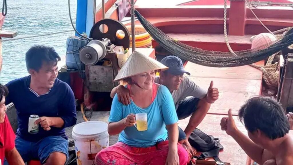 Me mudei para o exterior aos 40 para fugir da solidão. Não esperava como seria difícil voltar para casa.