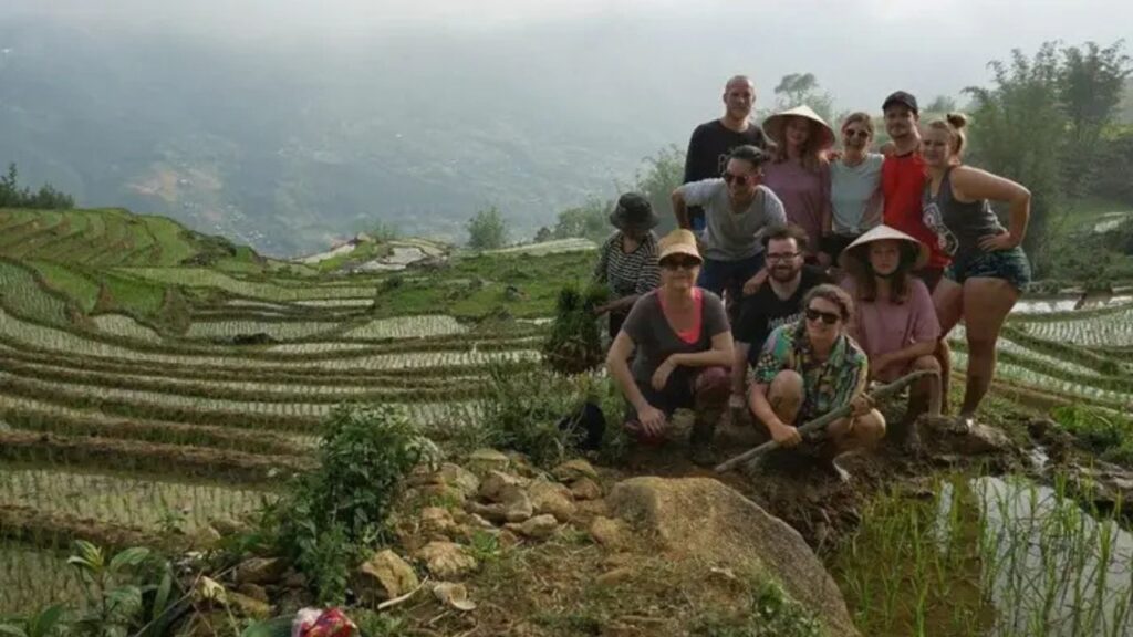 Me mudei para o exterior aos 40 para fugir da solidão. Não esperava como seria difícil voltar para casa.