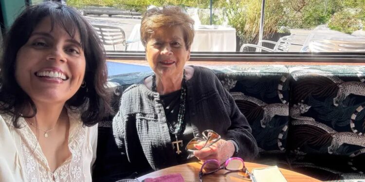 Todo ano, dirijo pelo país inteiro para morar com minha sogra por alguns meses. Virou minha tradição favorita.