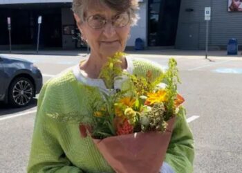 A mãe de 76 anos foi morar com a filha mas voltou 2 anos depois por um motivo hilário