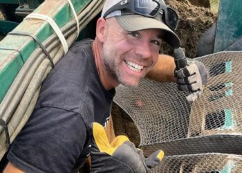 Estava farto de nunca ver meus 6 filhos. Então larguei meu emprego na Amazon para ser plantador de tulipas.