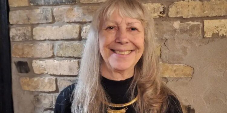 Tenho 83 anos e criei netos e bisnetos. Trabalho meio período para ter uma renda extra e espero me aposentar até os 90.