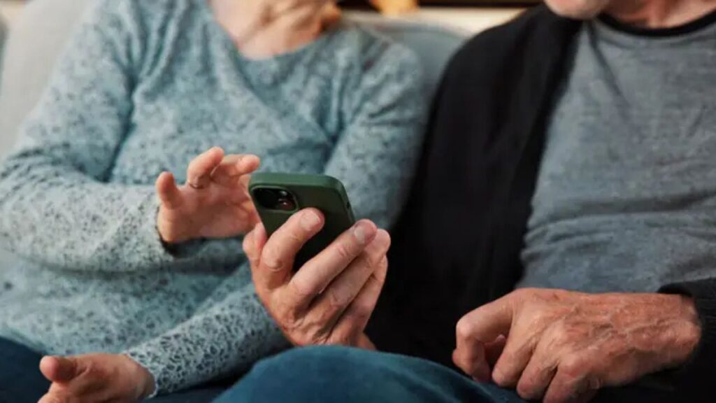 Minha avó de 101 anos sempre teve uma vida social plena. Os 'segredos' dela para fazer e manter amigos são simples.