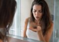 Queda de cabelo fora do normal: 5 sinais de que algo está errado no corpo