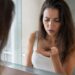 Queda de cabelo fora do normal: 5 sinais de que algo está errado no corpo