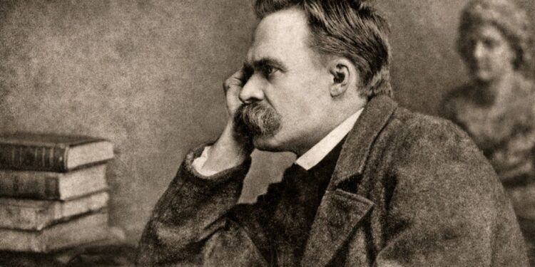 Friedrich Nietzsche, filósofo alemão e crítico da moral tradicional e da religião: “O que não me destrói me fortalece.”