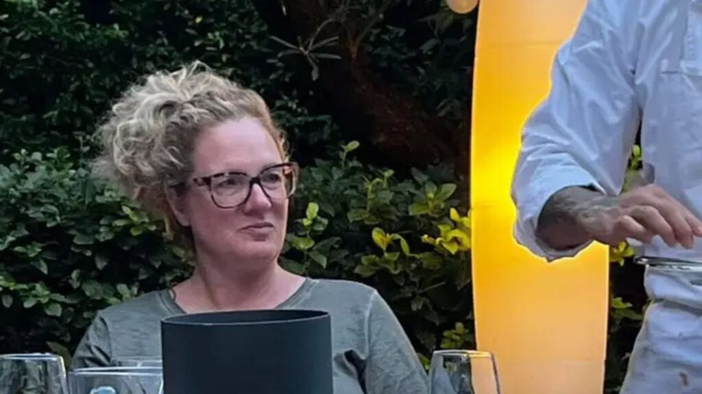 Ela era dona de casa enquanto meu marido piloto explorava o mundo. Aos 51 anos, lançou um negócio de viagens para conhecer o mundo.