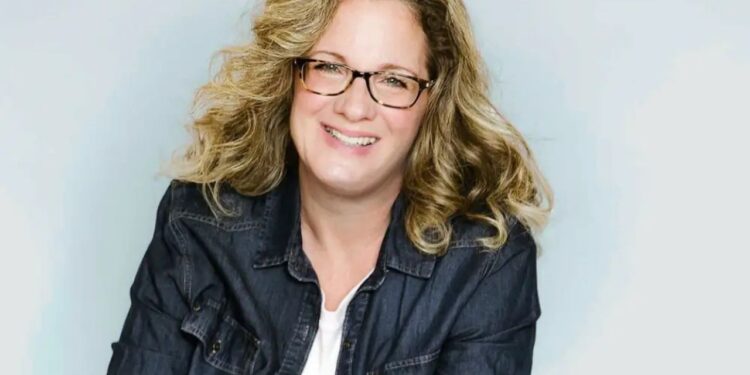 Ela era dona de casa enquanto meu marido piloto explorava o mundo. Aos 51 anos, lançou um negócio de viagens para conhecer o mundo.