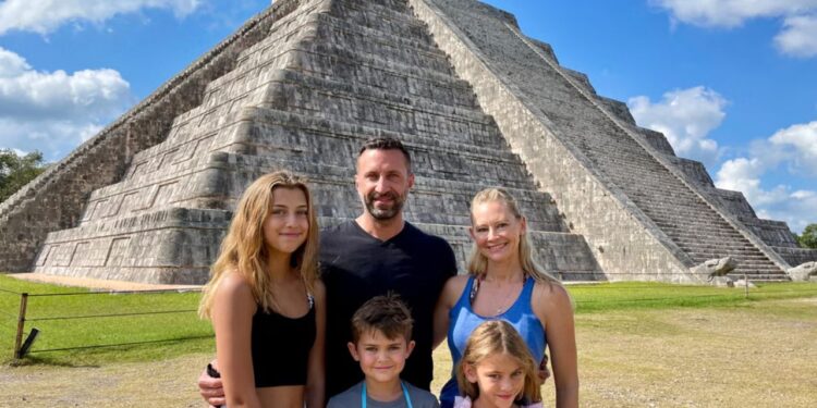 Nossa família passou cinco anos viajando. Voltamos a viver uma vida normal, mas ainda estou preocupado por termos estragado as crianças.