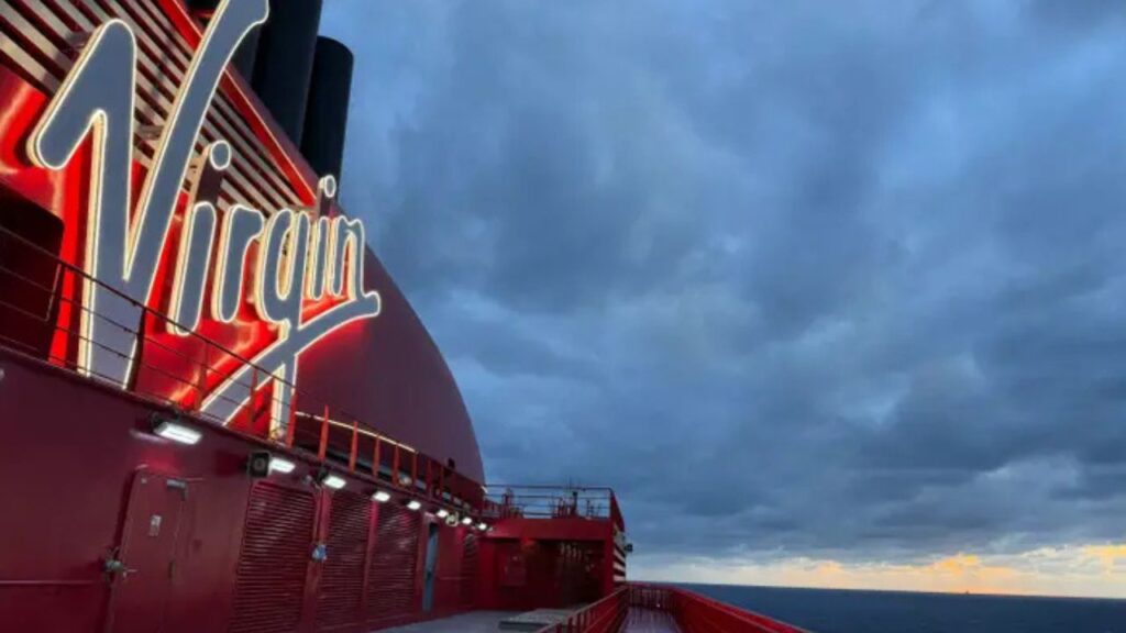Conheci um homem por acaso na rua e, nosso terceiro encontro virou um cruzeiro de 12 dias pelo Mediterrâneo. Até hoje parece um sonho.