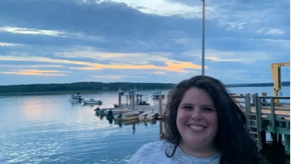 Passei a vida inteira fugindo da minha cidade natal. Aos 32 anos, voltei para economizar dinheiro e nunca estive tão feliz.