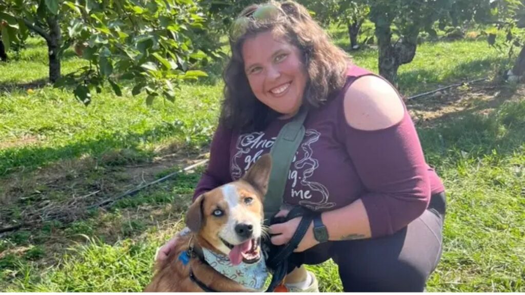 Passei a vida inteira fugindo da minha cidade natal. Aos 32 anos, voltei para economizar dinheiro e nunca estive tão feliz.