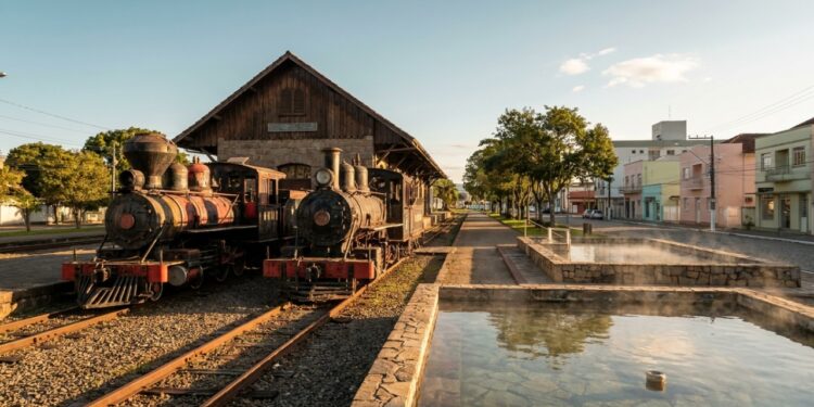 A 3ª cidade mais segura do Brasil tem fontes termais a 37°C consideradas as 2ªs mais radioativas do país e um museu ferroviário entre os maiores da América Latina