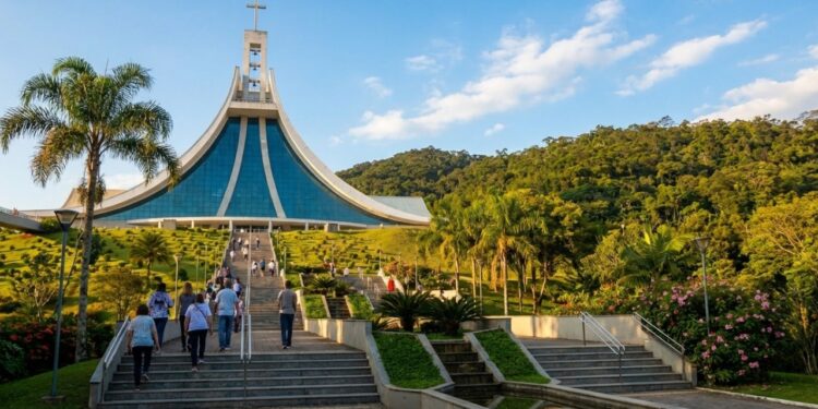 A cidade catarinense que abriga o 2º maior santuário do Brasil e recebe 70 mil visitantes por mês