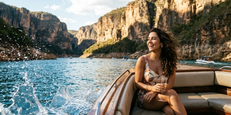 O Mar de Minas com cânions de até 20 metros e lago 4 vezes maior que a Baía de Guanabara que faz desse paraíso mineiro o destino do verão