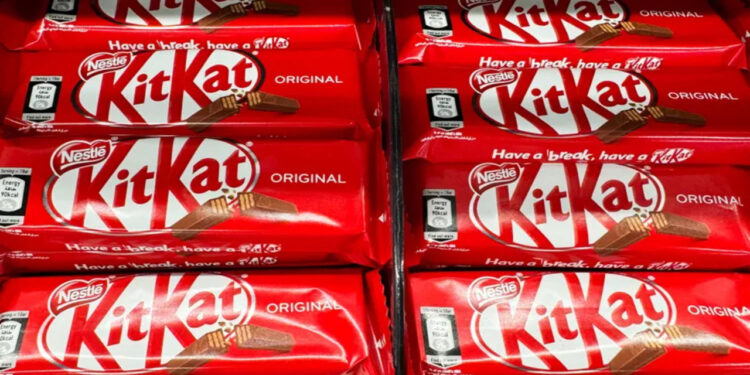 Caminhão com 12 toneladas Kit Kat some na Europa e detalhe intriga autoridades