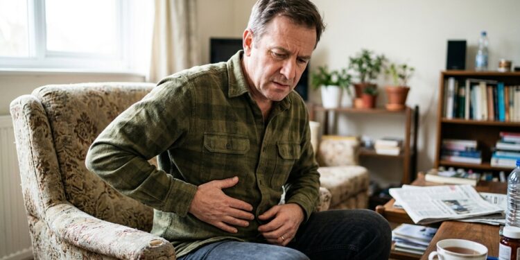 Como saber se tem gordura no fígado: 5 sinais discretos que podem indicar o problema