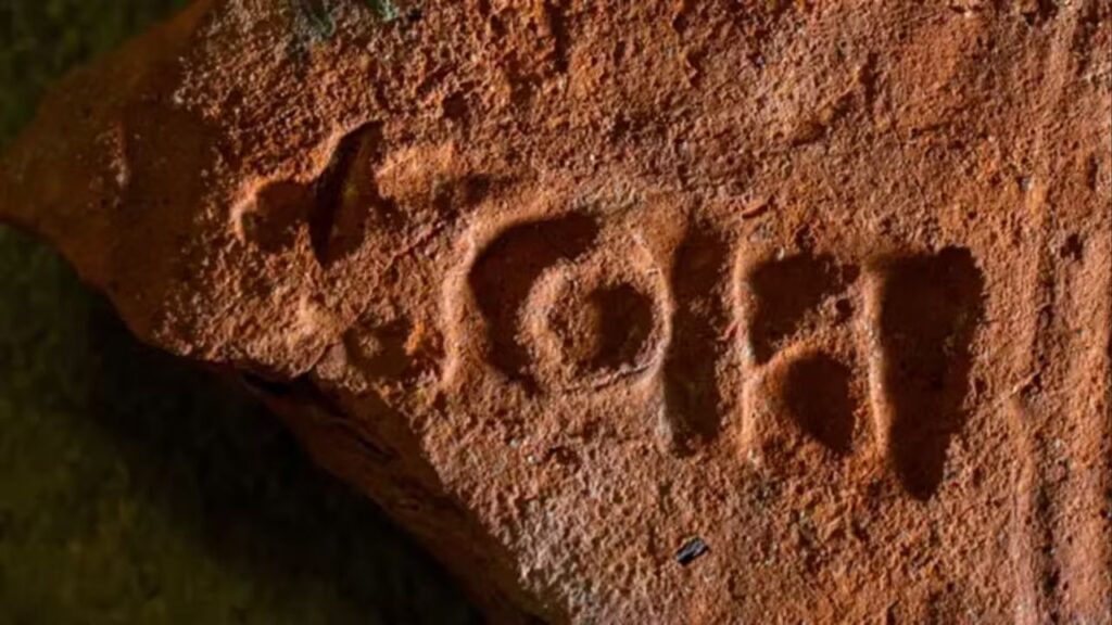 Um tesouro de 2 mil anos foi descoberto enterrado em um porão de escritório