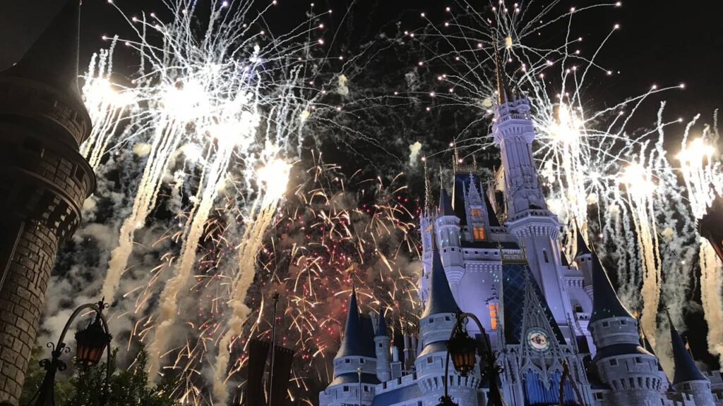 Walt Disney, criador da Disney: "Todos os nossos sonhos podem se tornar realidade, se tivermos a coragem de persegui-los."