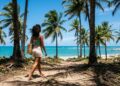 40 km de praias quase desertas e piscinas de coral entre as 100 mais icônicas do mundo: o segredo do litoral baiano