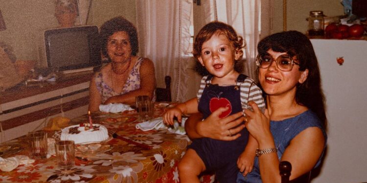 Segundo a psicologia, a resiliência de quem cresceu nos anos 60 e 70 não veio de proteção extrema, mas da negligência que incentivava autonomia e solução de problemas