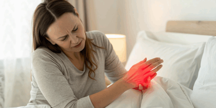 Acordar com as mãos dormentes todos os dias não é normal e pode ser um alerta do corpo