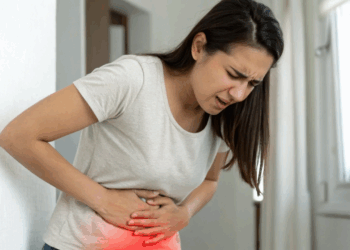 Por que o corpo acumula gases ao longo do dia e o que fazer para evitar o desconforto