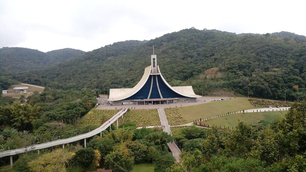 A cidade catarinense que abriga o 2º maior santuário do Brasil e recebe 70 mil visitantes por mês