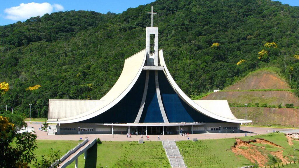 A cidade catarinense que abriga o 2º maior santuário do Brasil e recebe 70 mil visitantes por mês