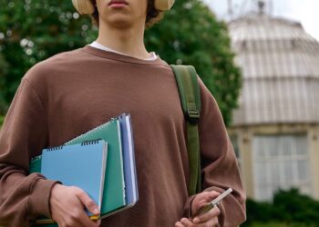 A resistência à mudança muitas vezes não é preguiça, mas um sinal de que o cérebro está tentando proteger você do desconhecido