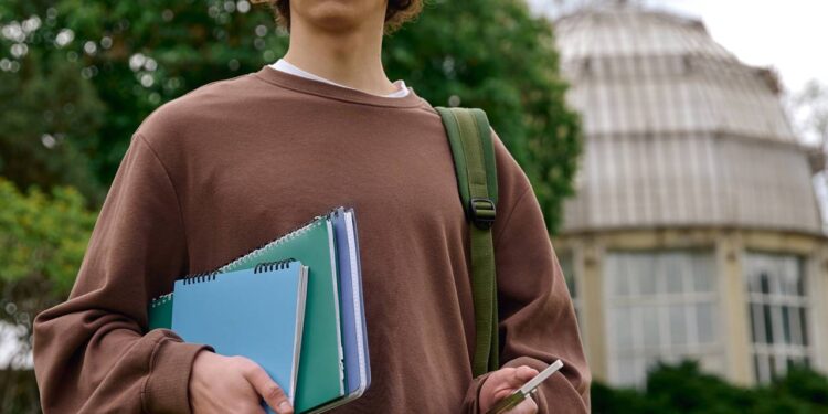 A resistência à mudança muitas vezes não é preguiça, mas um sinal de que o cérebro está tentando proteger você do desconhecido