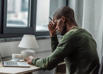 A psicologia aponta que quem precisa estar sempre ocupado pode estar evitando lidar com emoções internas