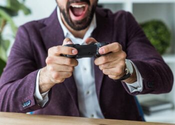 Segundo a psicologia,  pessoas com mais de 30 anos que jogam videogames têm uma vantagem emocional