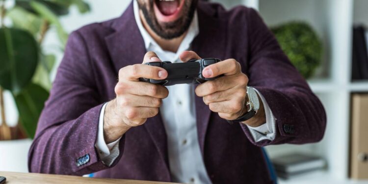 Segundo a psicologia,  pessoas com mais de 30 anos que jogam videogames têm uma vantagem emocional