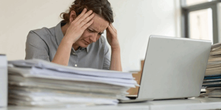 Você perde o foco e fica com muita dor de cabeça no fim do dia? O motivo pode estar na sua pressão