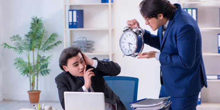 A psicologia revela que chegar cedo demais pode ser um reflexo de experiências que ainda influenciam suas decisões